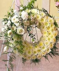 Pure White Beauty Sympathy Wreath